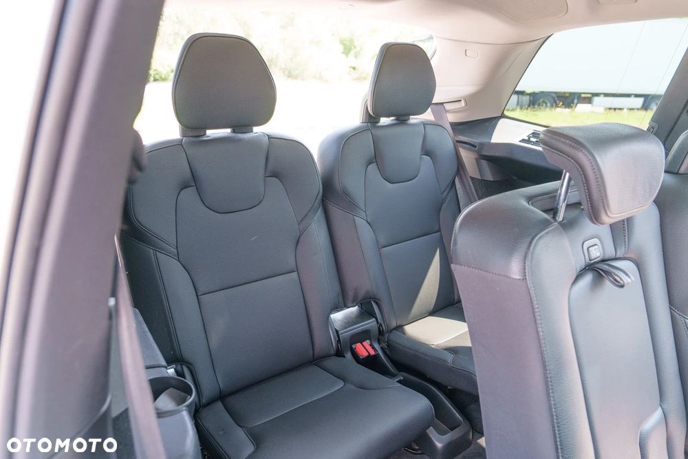 Volvo XC 90 T6 AWD Momentum 7os - 29
