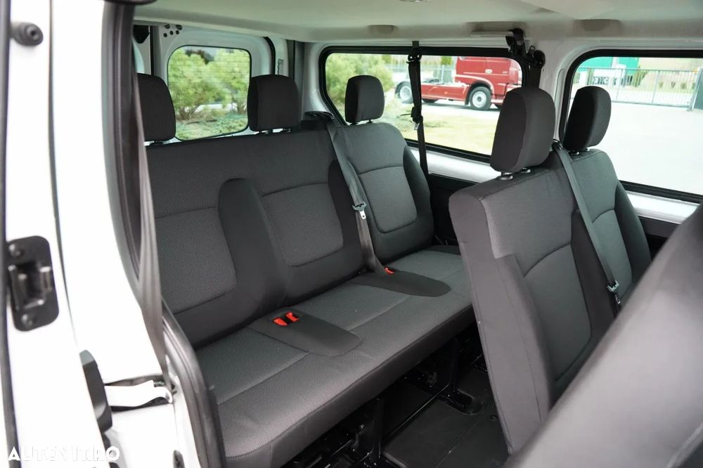 Renault TRAFIC III / AUTOBUS / 9 LOCURI / PRIMUL PROPRIETAR / DEALER POLONESE / 2022 / - 33