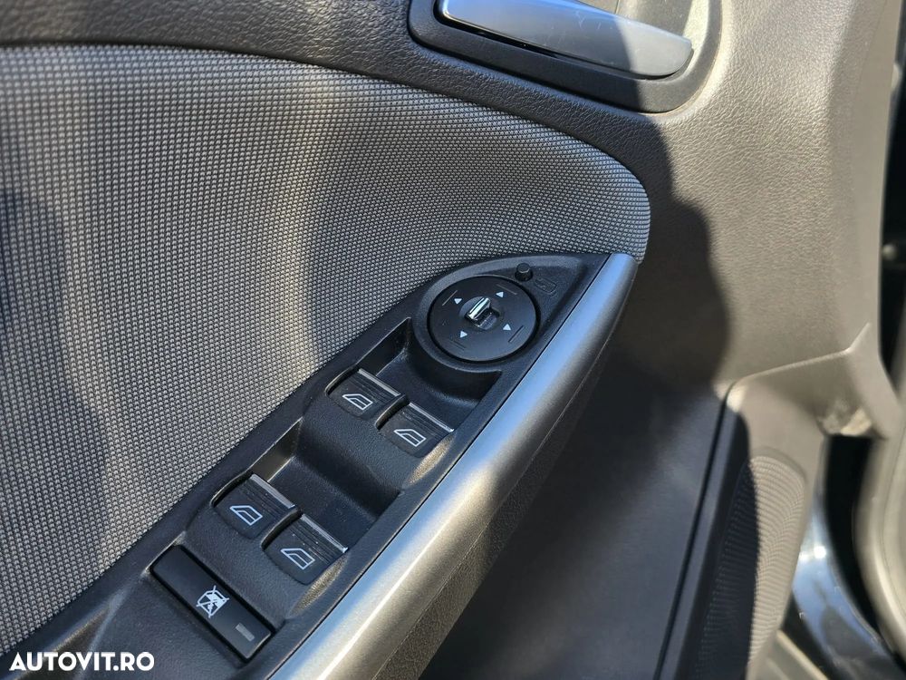 Ford Focus 1.0 EcoBoost Start-Stopp-System TITANIUM - 12