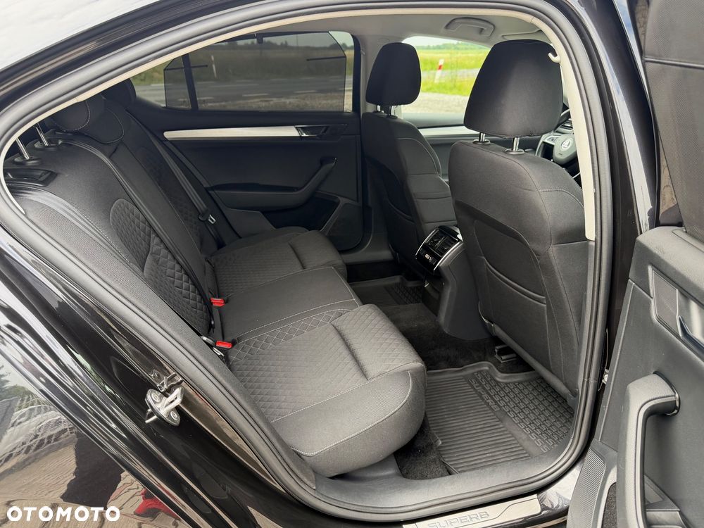 Skoda Superb 2.0 TDI Sportline - 10