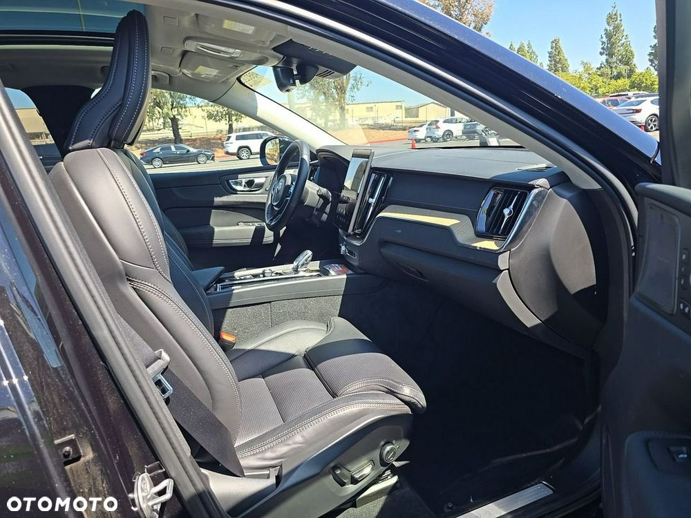 Volvo XC 60 B5 B AWD Ultra Dark - 9
