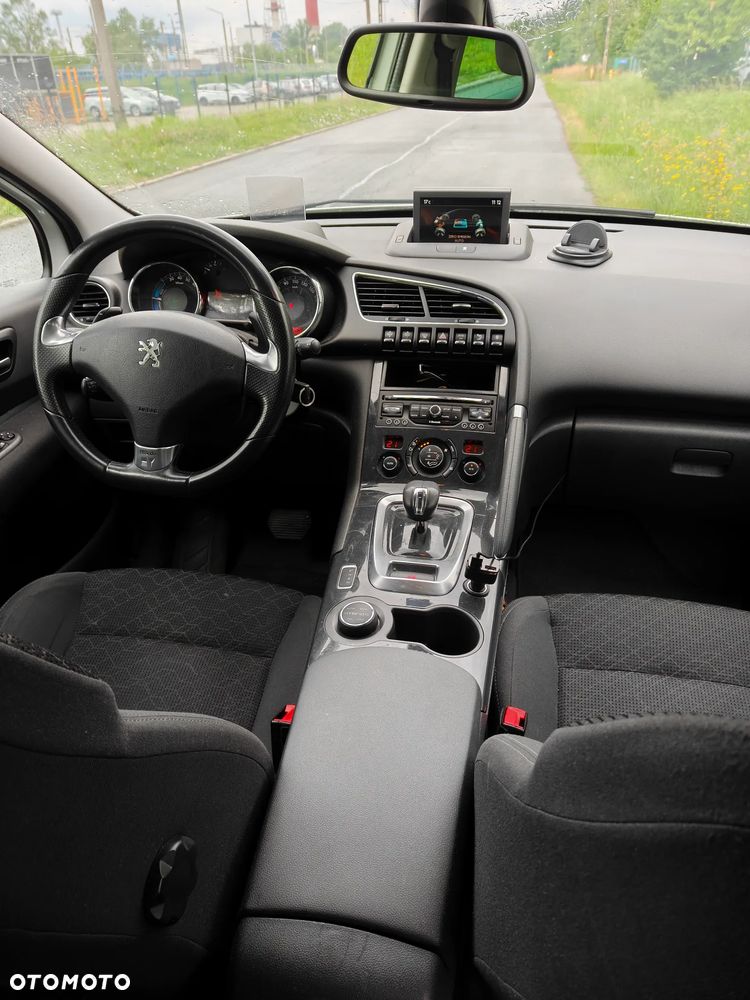 Peugeot 3008 Hybrid4 - 15