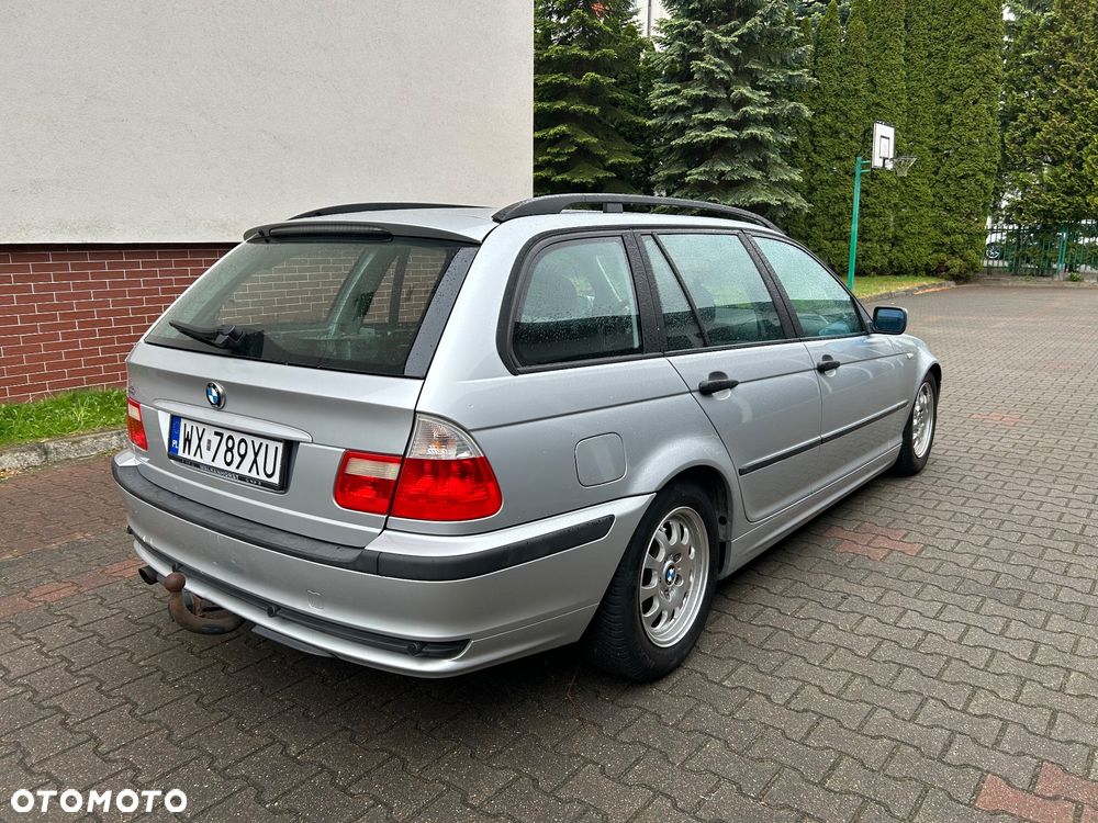 BMW Seria 3 318i - 3