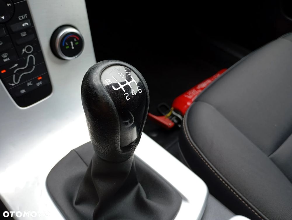 Volvo V50 DPF D2 Summum - 22