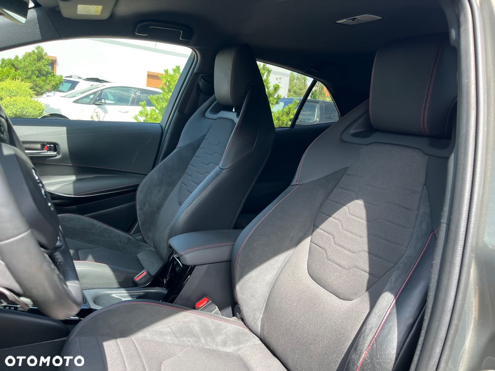 Toyota Corolla 2.0 Hybrid Executive - 33
