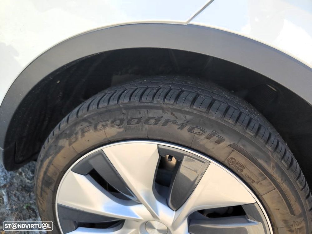Tesla Model Y Standard - 12