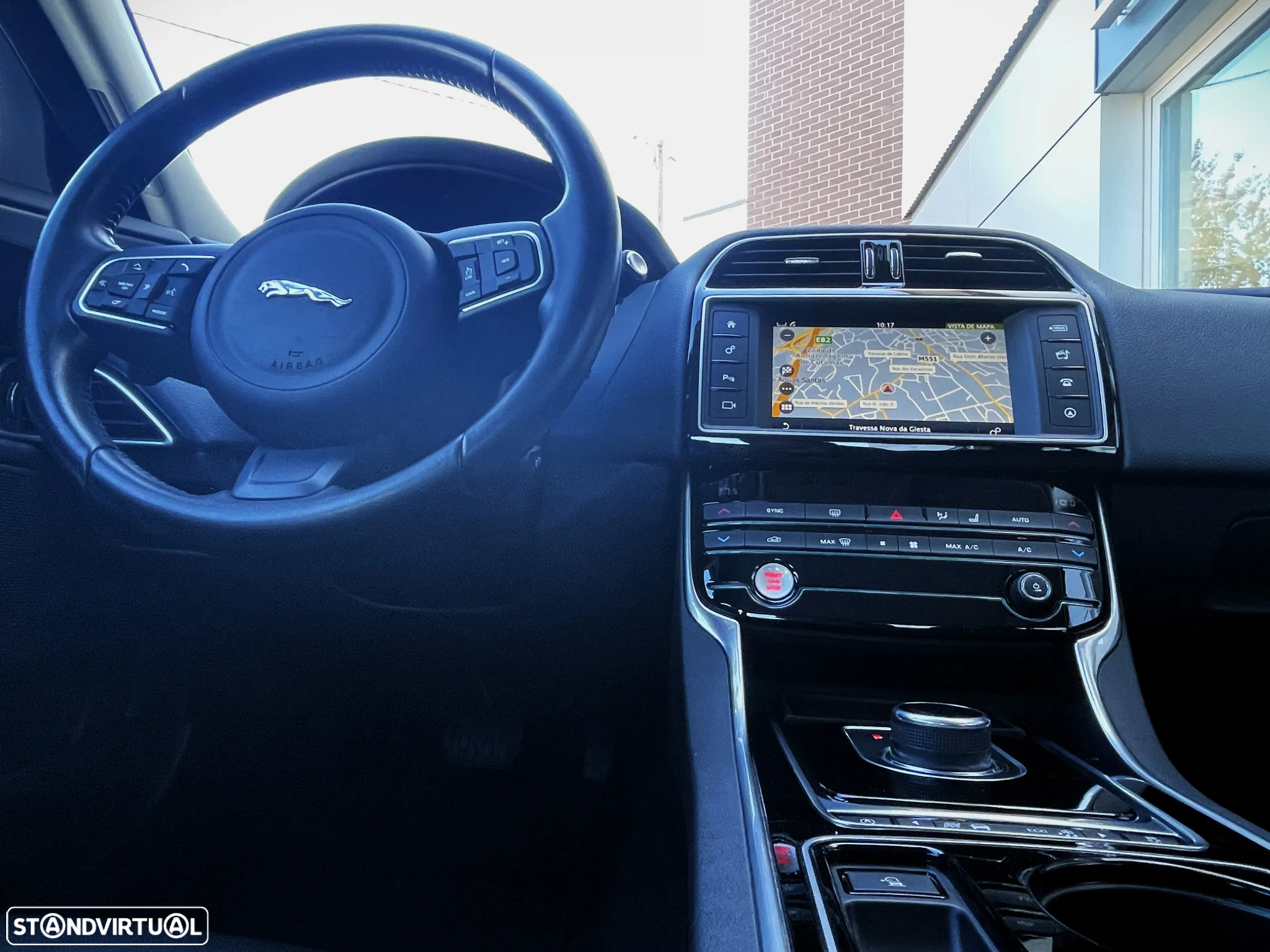 Jaguar XE 2.0 D Prestige Aut. - 22