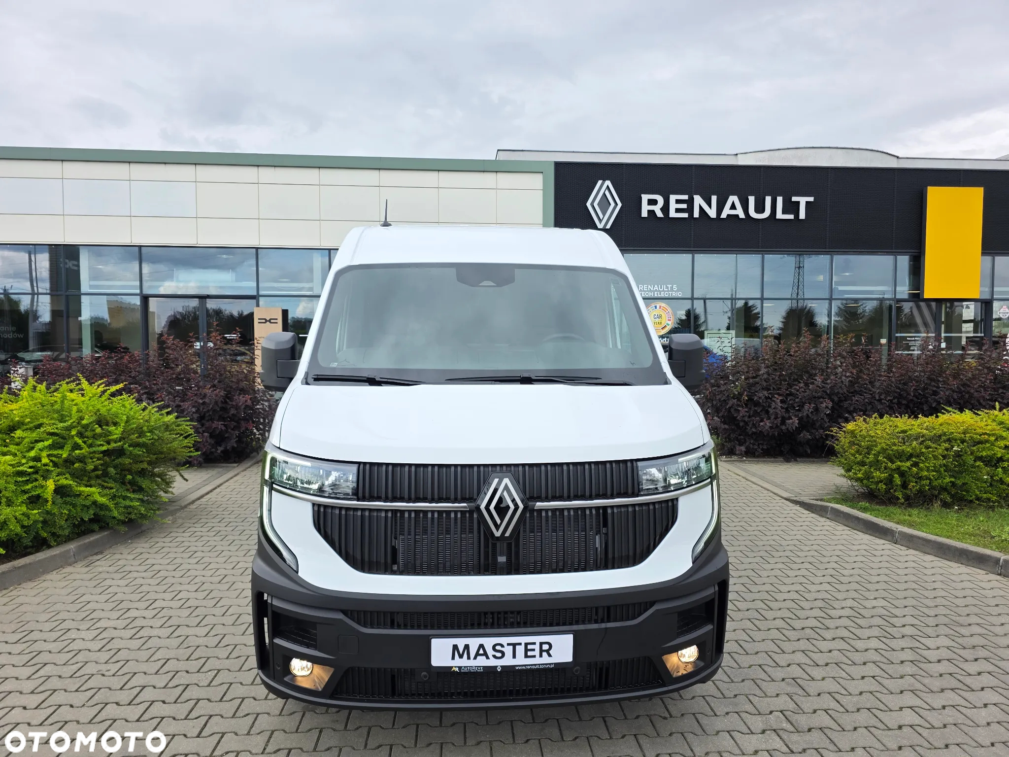 Renault NOWY MASTER Furgon 130 KM L3H2 513 800 850 - 2