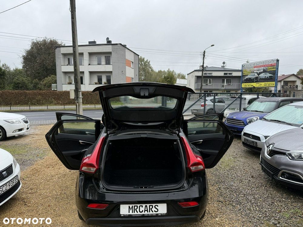 Volvo V40 - 24