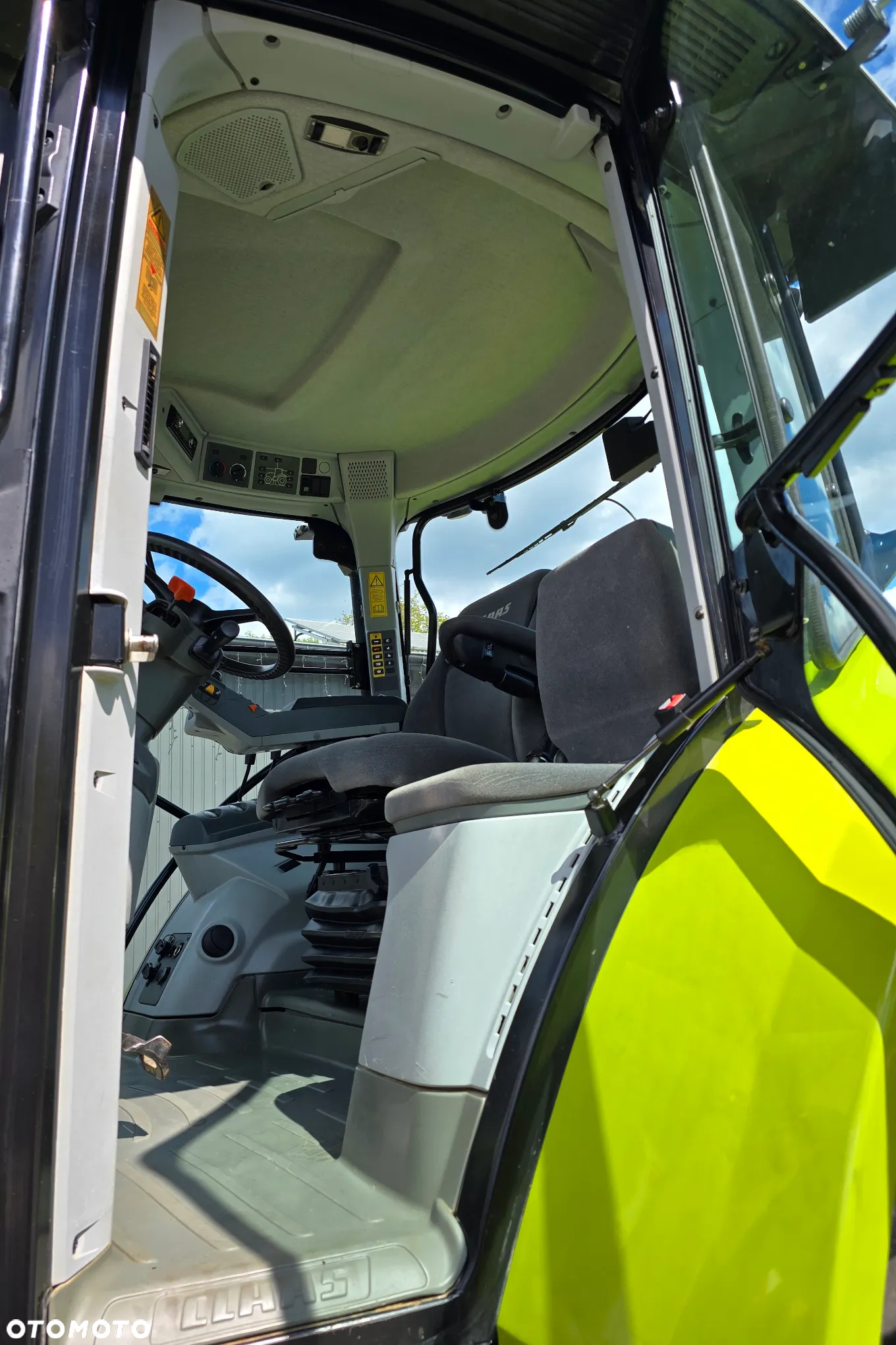 Claas Arion 520 - 16