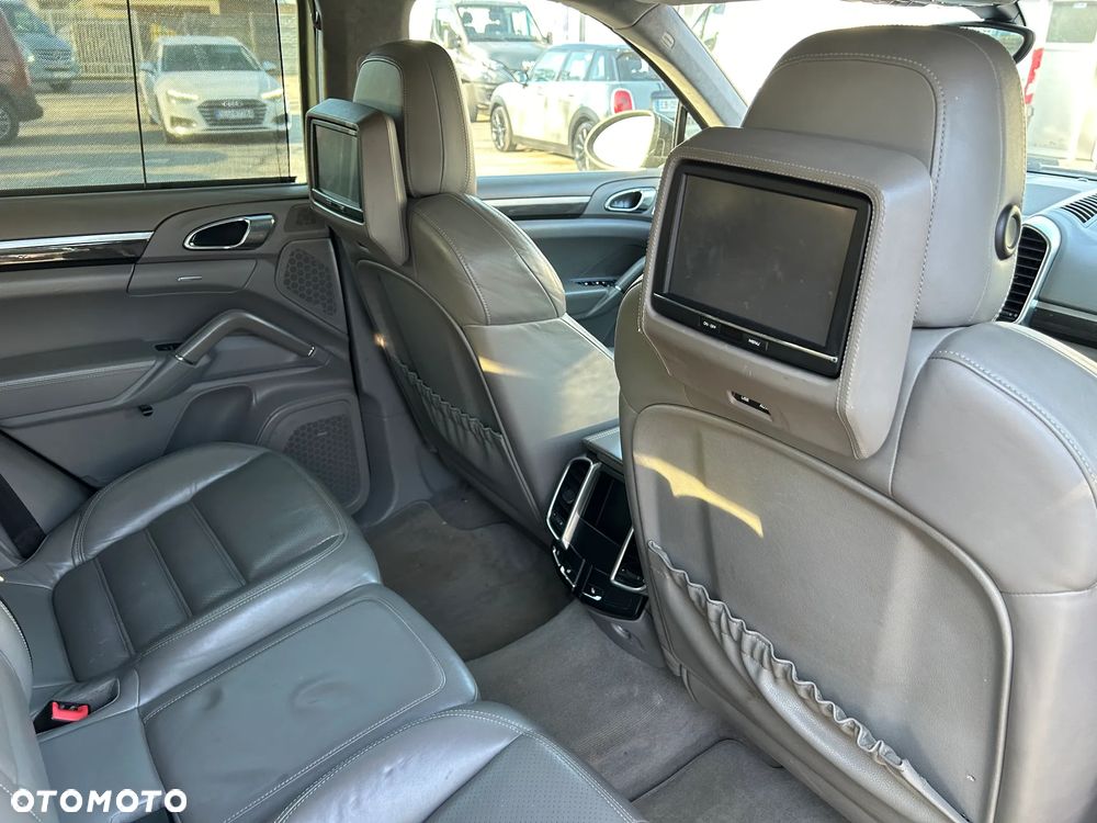 Porsche Cayenne Turbo Tiptronic S - 8