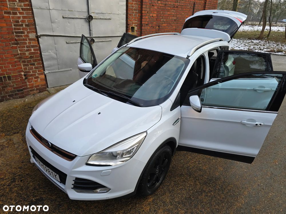 Ford Kuga 1.6 EcoBoost 2x4 Titanium - 32