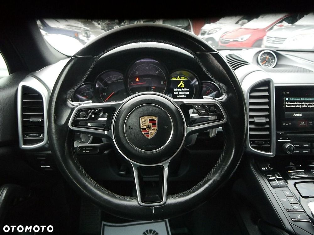 Porsche Cayenne - 16