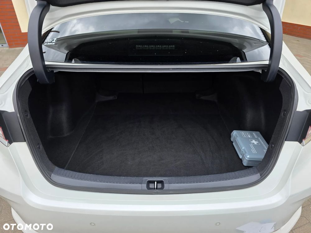 Toyota Corolla 1.8 Hybrid Comfort - 24