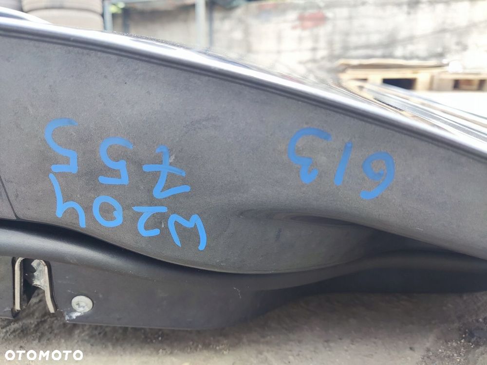 MERCEDES W204 LIFT C KLASA DRZWI PRAWE PRZEDNIE PRZÓD 755 - 13