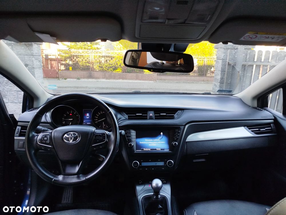 Toyota Avensis 1.8 Premium - 10