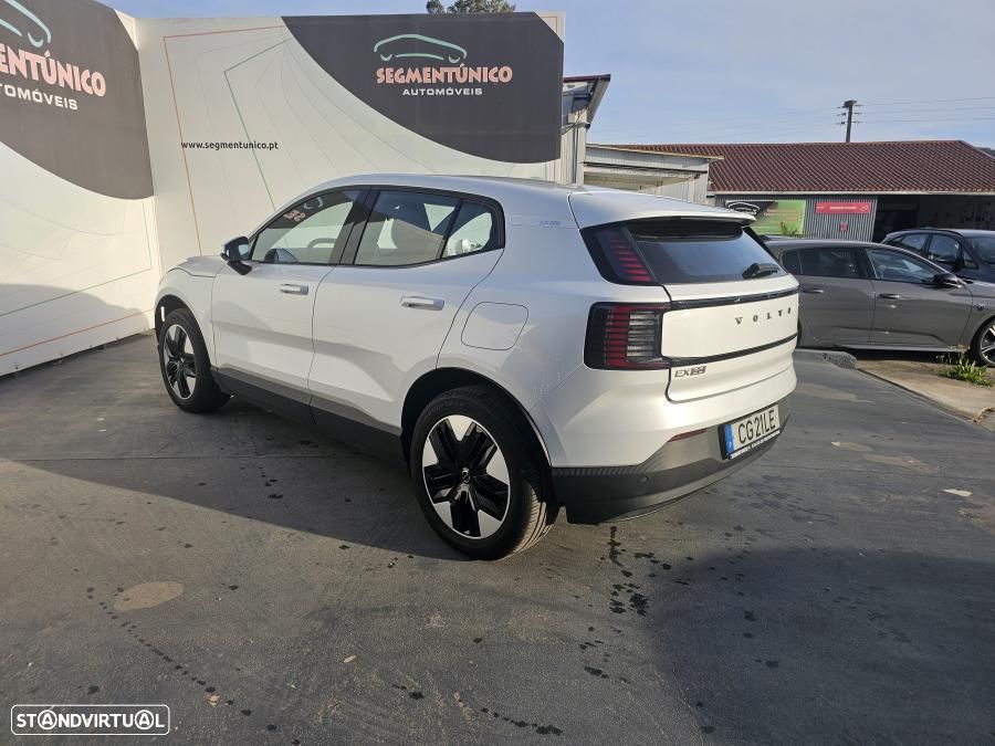 Volvo EX30 Single Motor Extended Range RWD Core - 18