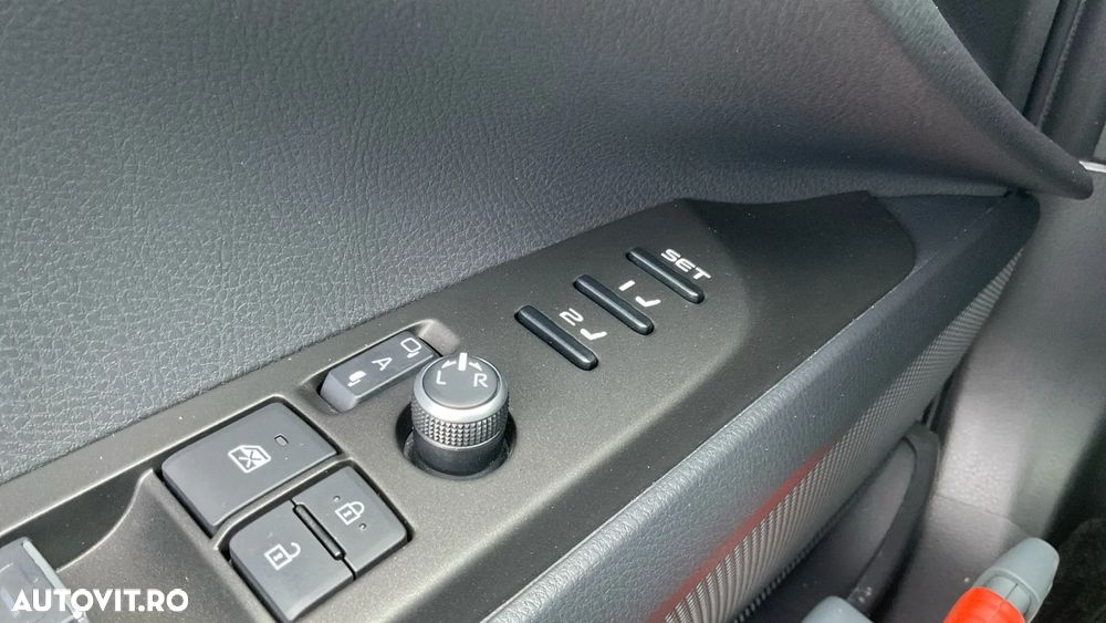 Toyota Camry 2.5 Exclusive - 29