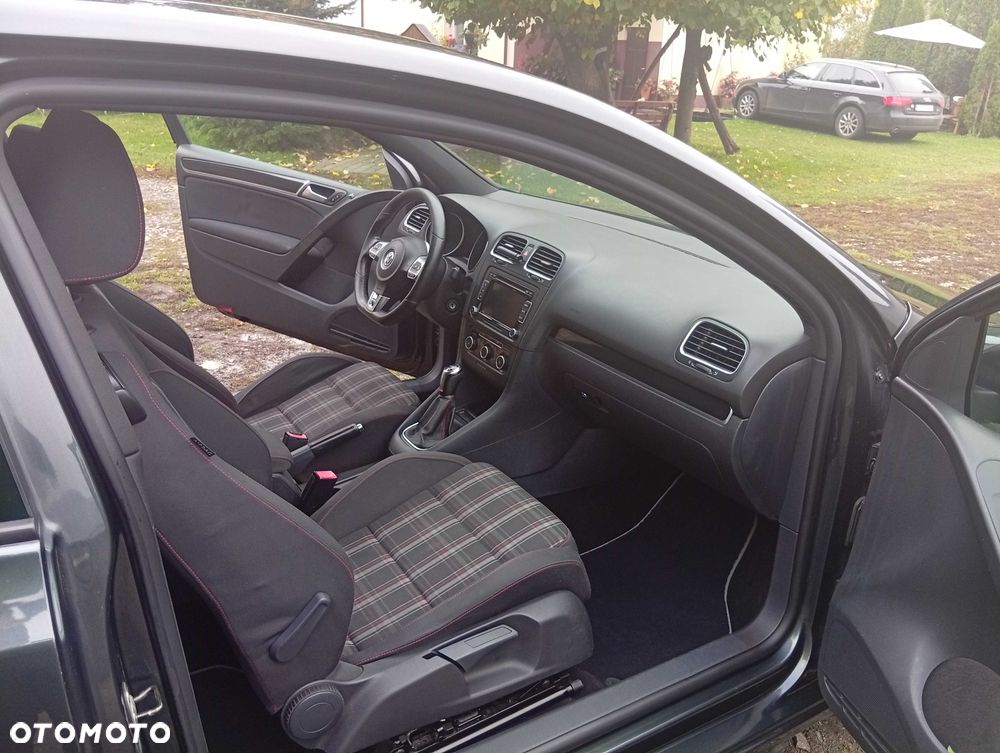 Volkswagen Golf 2011 photo 4