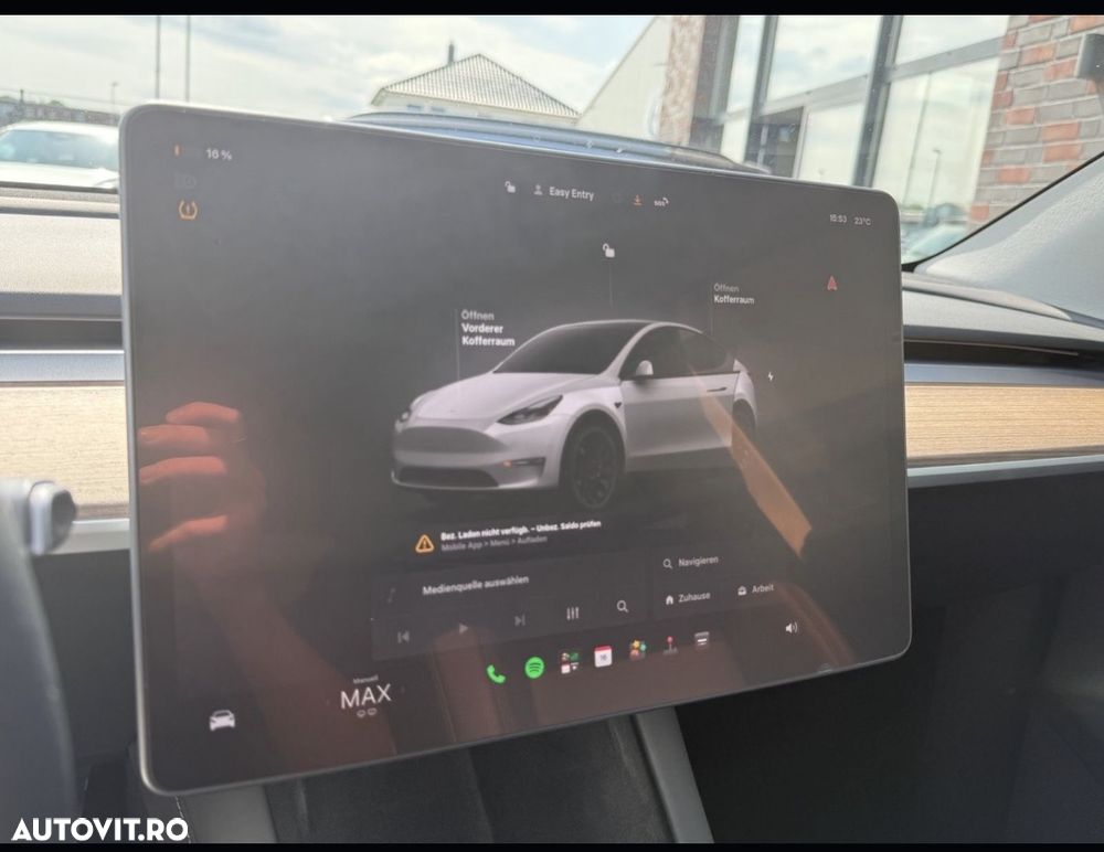 Tesla Model Y - 7