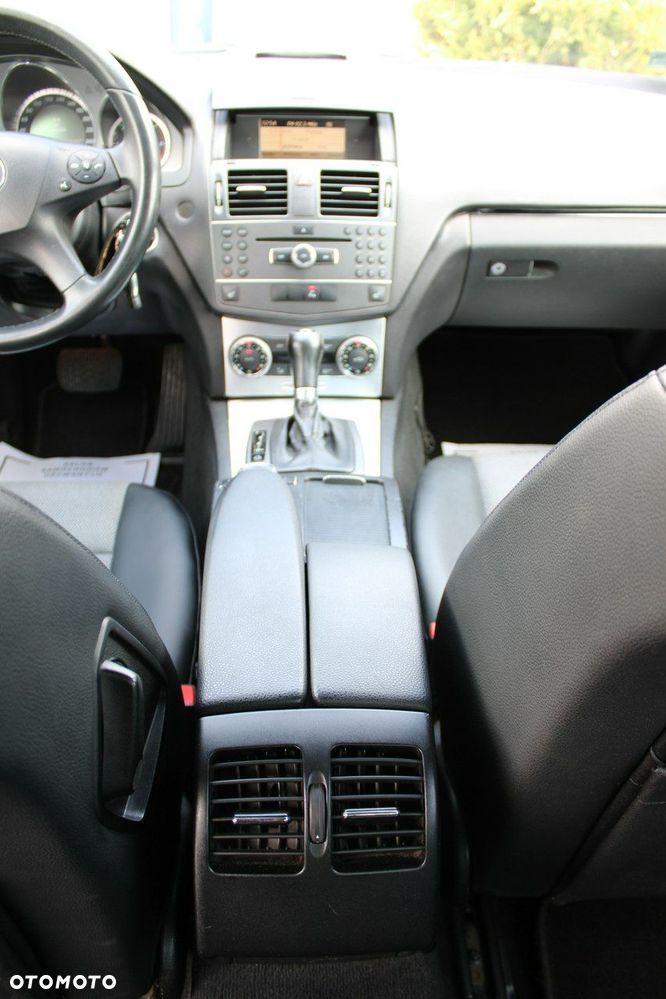 Mercedes-Benz Klasa C 220 (BlueTEC) d 7G-TRONIC Exclusive - 26