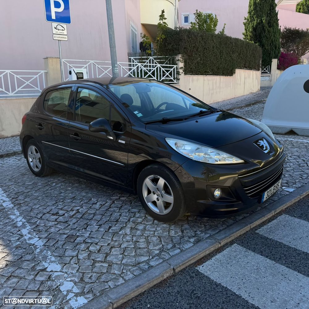 Peugeot 207 1.4 16V SE Millesim 200 Anos - 3
