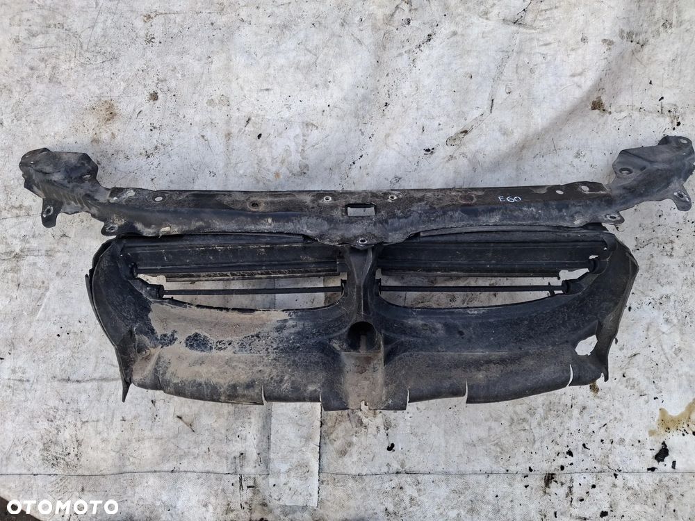 BMW 5 E60 E61 E63 E64-- 4,4 V8 Pas przedni wzmocnienie czołowe zderzaka 51647033741  11267310  Wentylator silnika chłodnicy moduł sterownik TEMIC 6732690186102  75789022 Chłodnica wody BEHR 1711750797207 Chłodnica klimatyzacji kierownica powietrza - 6