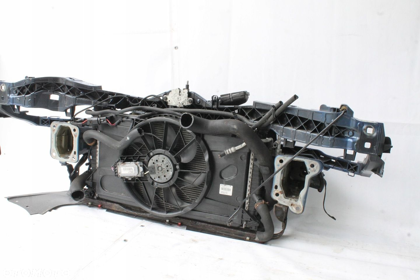 PAS PRZEDNI CHŁODNICE FORD FOCUS MK2 LIFT 2007R- 2.0 TDCI AUTOMAT - 6