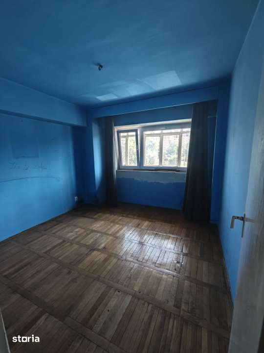 Apartament de vanzare, cu 3 camere spatios, etaj 1, zona Parcul Mara — fotografia 2
