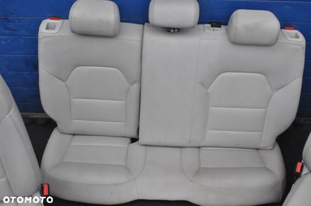 MERCEDES W176 FOTELE KANAPA JASNA SKÓRA - 2