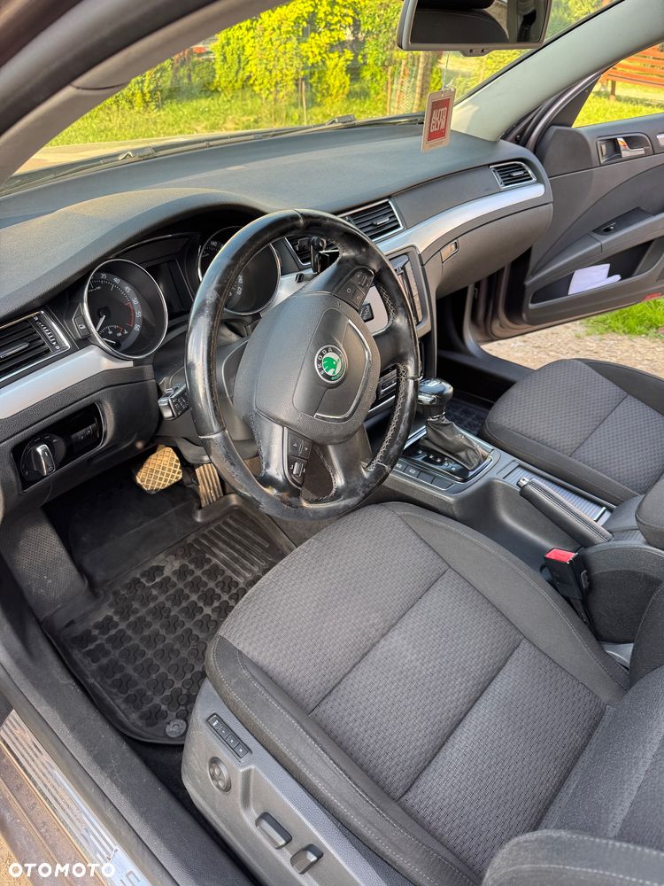 Skoda Superb 2.0 TDI Ambition DSG - 11