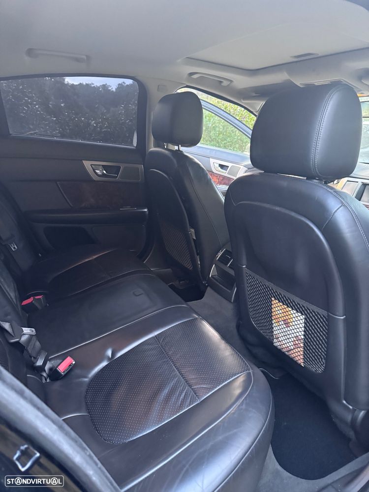 Jaguar XF 2.7 D V6 Premium Luxury - 2