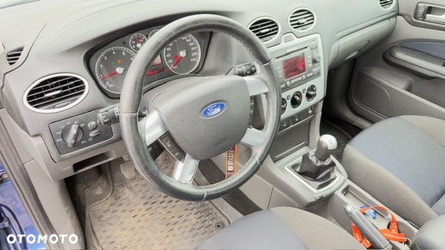 Ford Focus 1.6 16V Ambiente - 6