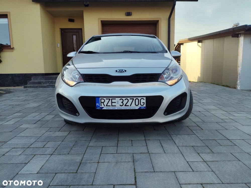 Kia Rio 1.4 L - 8
