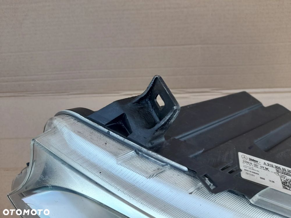 MERCEDES SPRINTER W910 LAMPA PRZEDNIA PRAWA-LEWA KOMPLET VALEO - 12