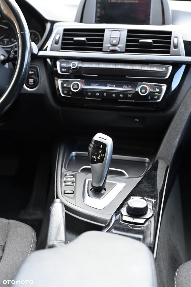 BMW Seria 3 318d Advantage - 14