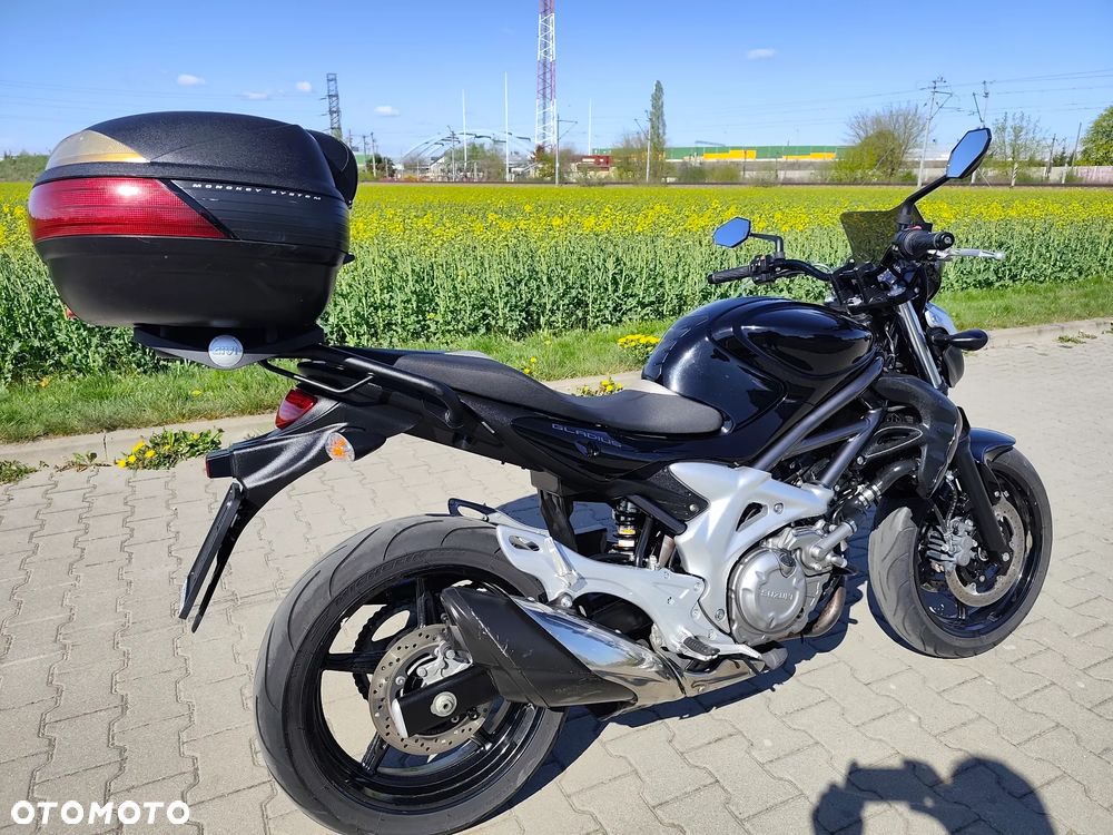 Suzuki Gladius - 3