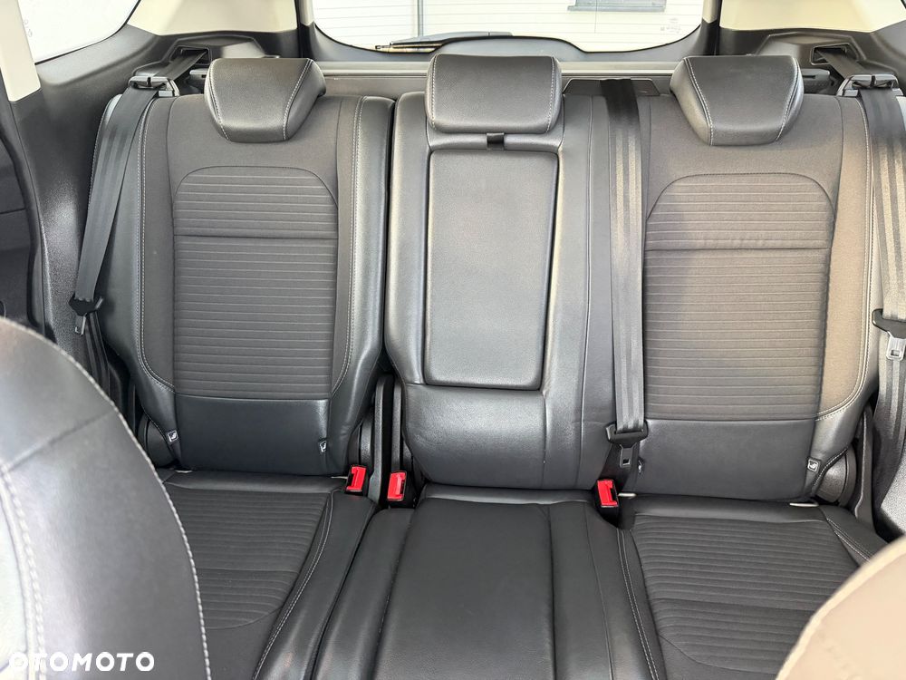 Ford Kuga 2.0 TDCi 4x4 Titanium - 25