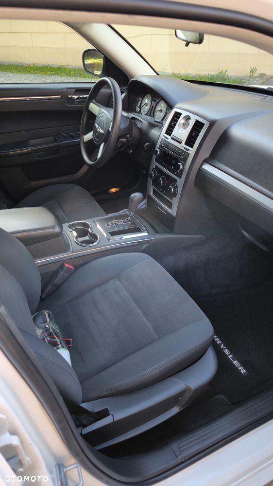 Chrysler 300C 2.7 V6 - 9