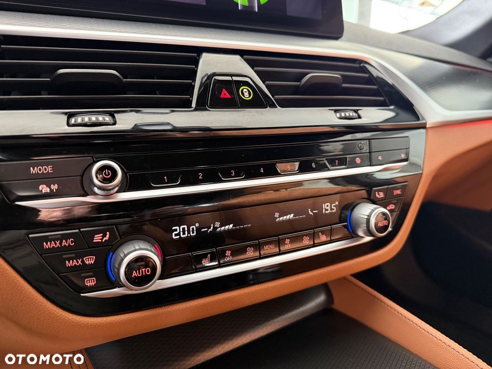 BMW Seria 5 520d M Sport sport - 27