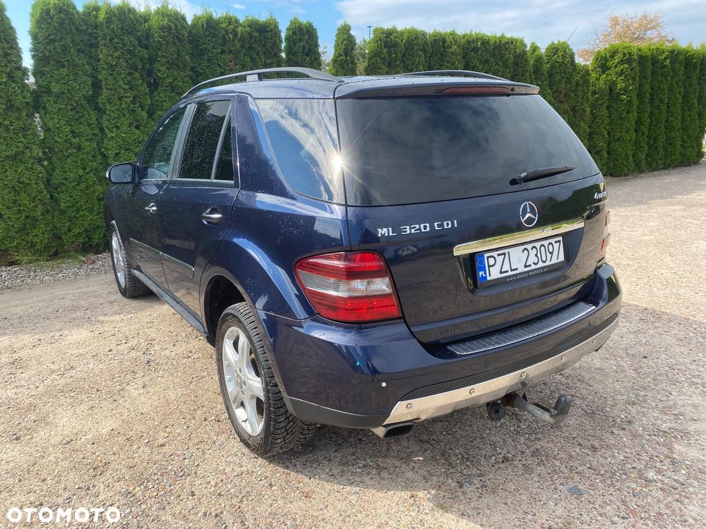 Mercedes-Benz ML 350 BlueTec 4-Matic - 8