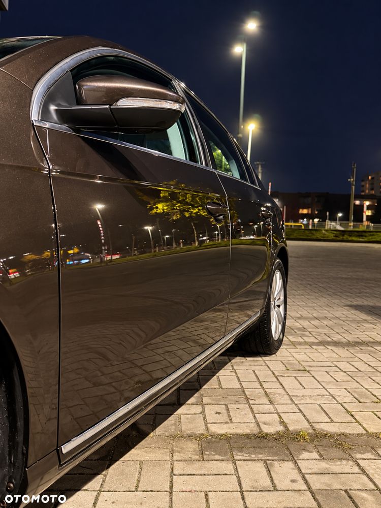 Volkswagen Passat - 4