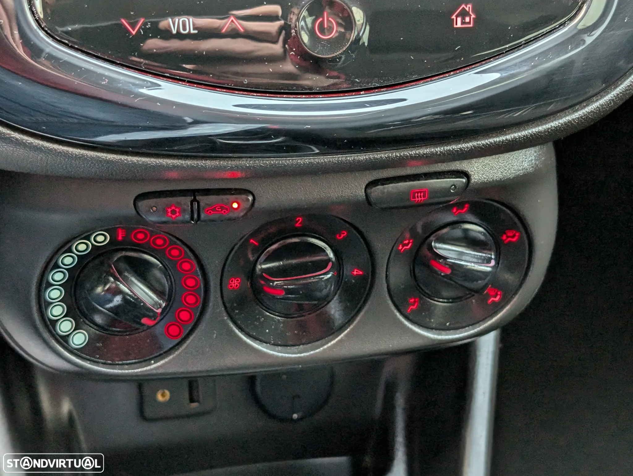 Opel Corsa 1.4 Innovation J17 Easytronic - 15