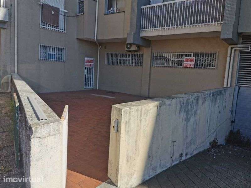 Arrendamento espaço comercial Valongo