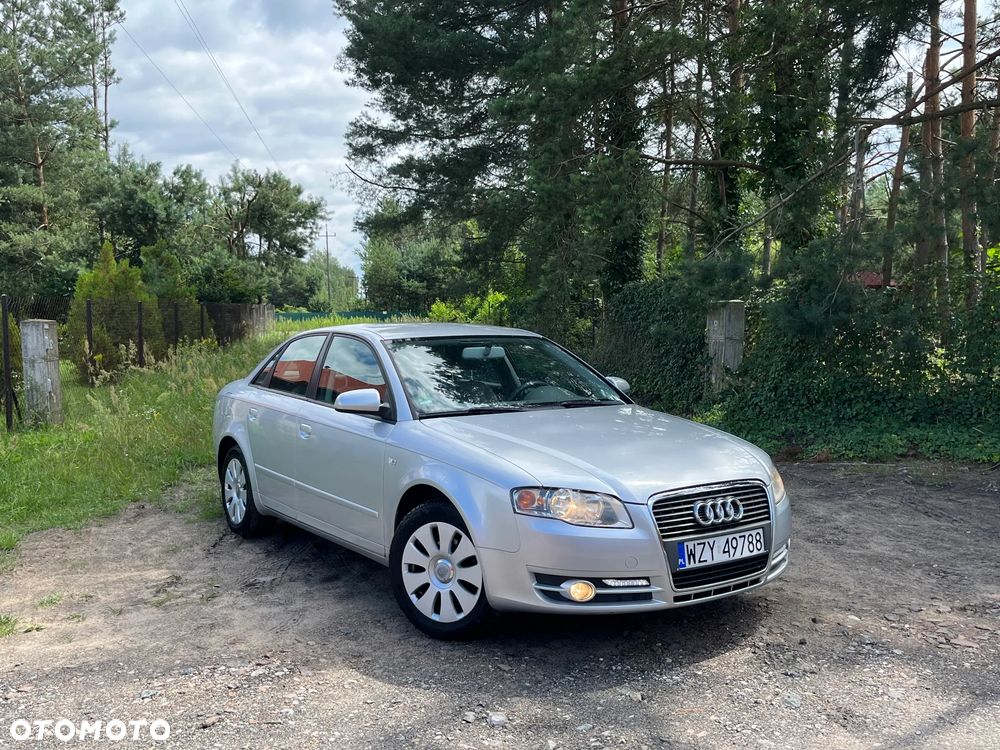Audi A4 Limousine - 1