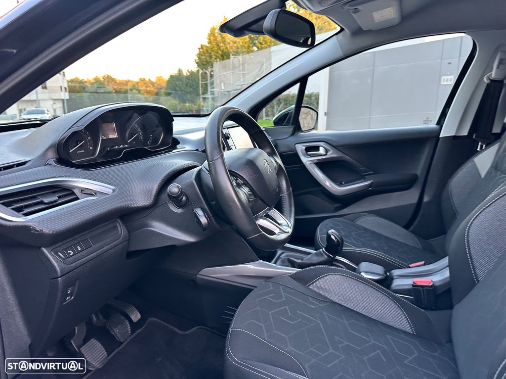 Peugeot 2008 1.6 BlueHDi Style - 29