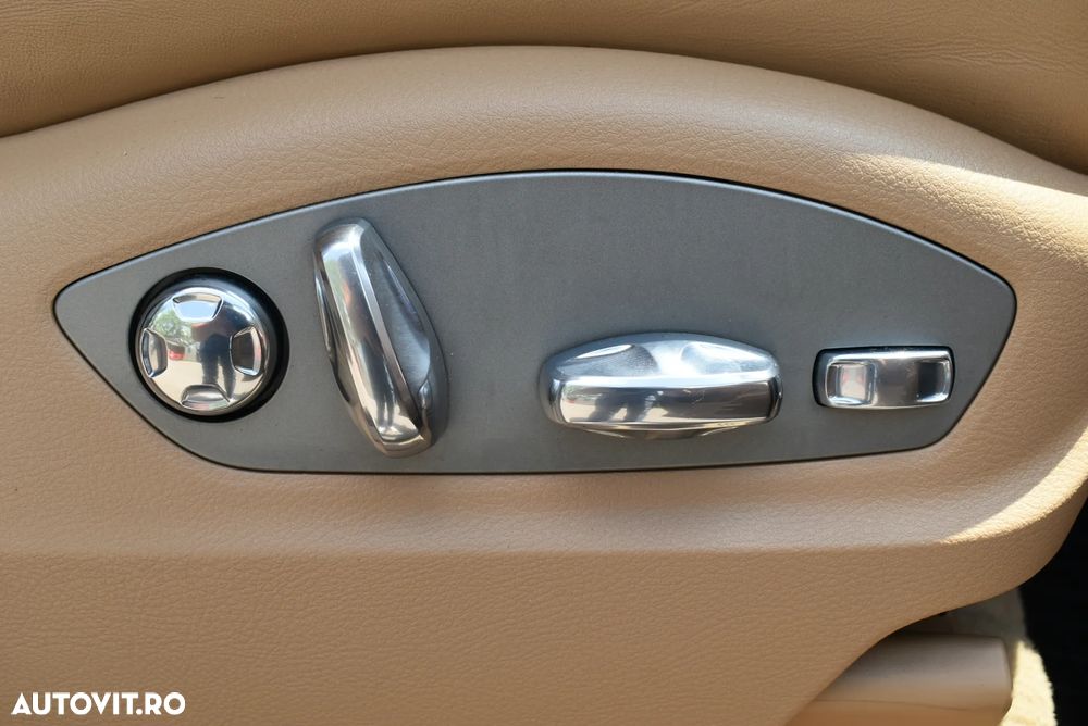 Porsche Cayenne - 13