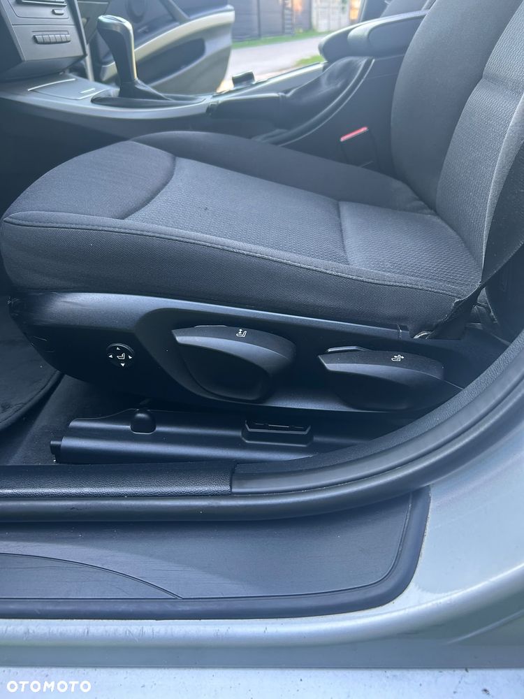 BMW Seria 3 318d - 16