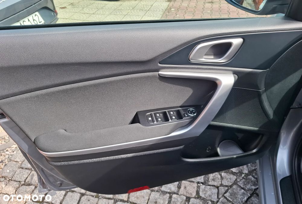 Kia Ceed 1.4 T-GDI M - 29