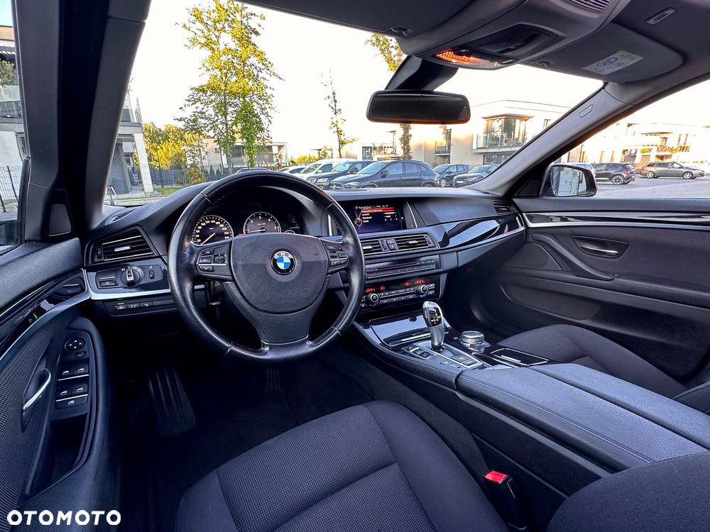 BMW Seria 5 525d xDrive Sport-Aut - 18